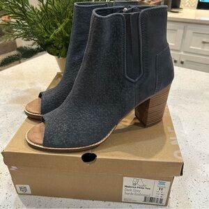 Toms Majorca Peep Toe Ankle Bootie Grey‎ Suede Perf Size 11